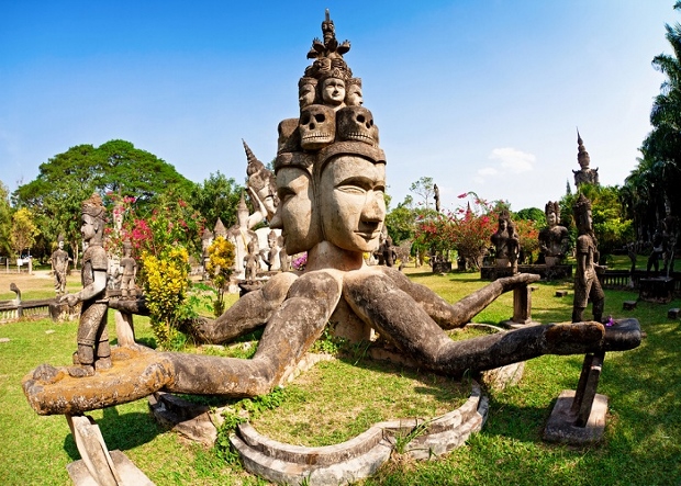Vườn Phật Xieng Khuang - Địa điểm hấp dẫn khi bay đến Vientiane